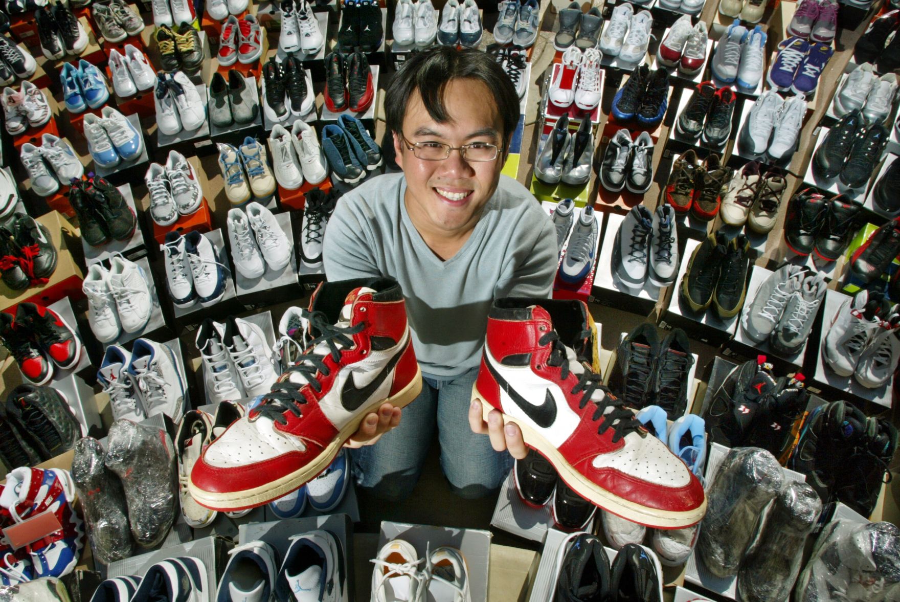 Athletic shoes